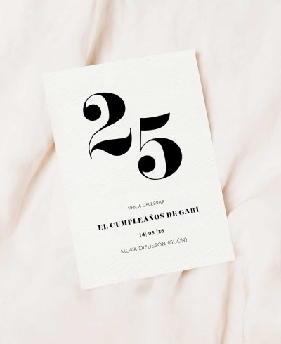 Invitation d’anniversaire typographie noir et blanc