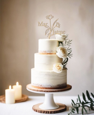 Vue d’ensemble Cake Topper personnalisé avec des noms sur deux œillets