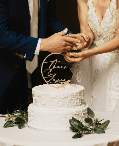 Panoramica cake topper personalizzato con nomi e aereo