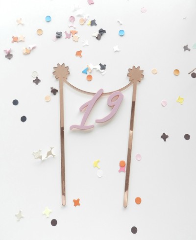 Vue de dessus cake topper pour l’anniversaire