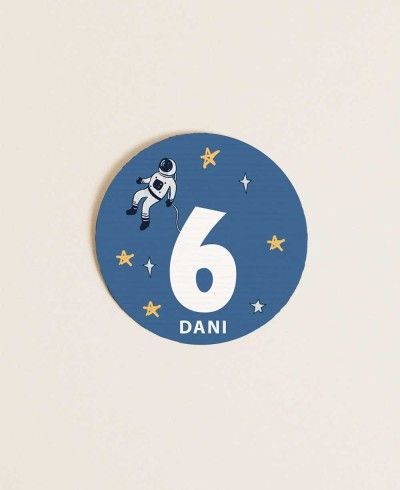 Sticker redondo para cumpleaños espacio