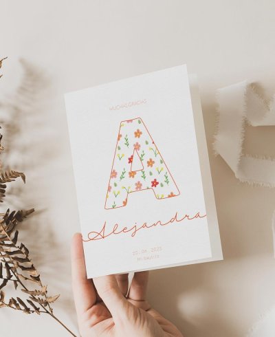 Flores de capa de agradecimento ao batismo inicial