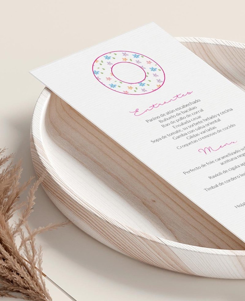 Zoom menú para primera comunión elegante inicial flores