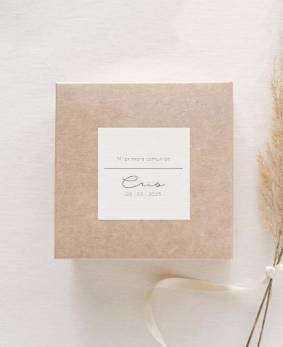 Adhesivo cuadrado para comuniones margaritas