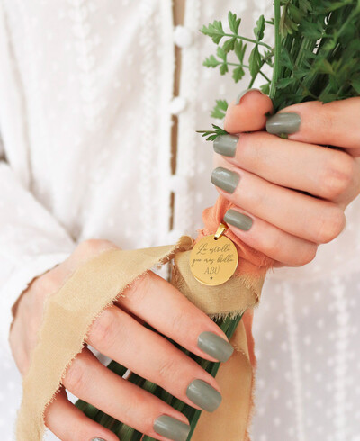 Medallas personalizables para detalles de boda elegantes