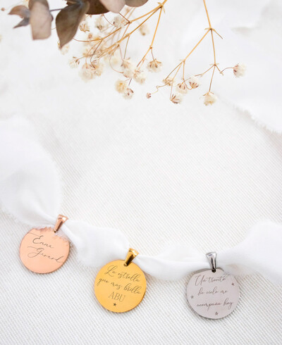 Médailles en or, argent et or rose pour bouquets de mariée