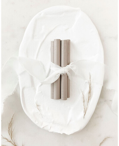 Lehmgraue Dichtungsschienen