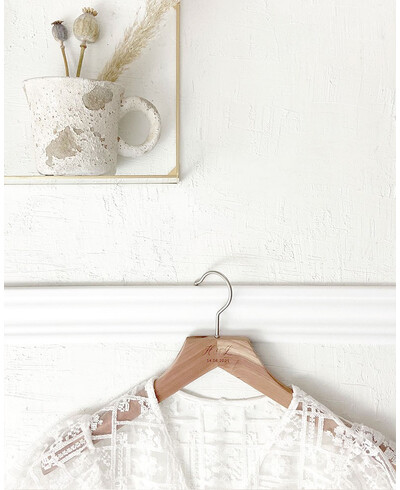 Cintre de mariage cèdre initiales Date