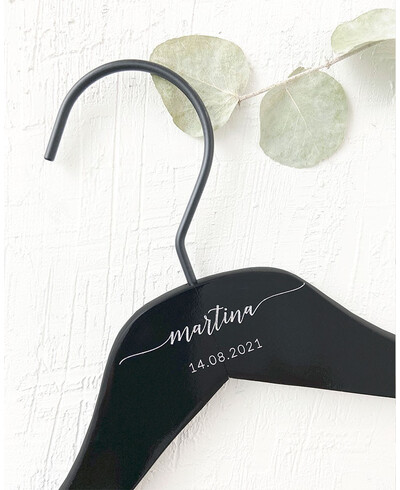 Nero Hanger Nome Data Matrimonio