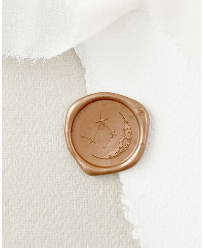 Sealing seal moon star