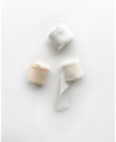 Rubans de soie de couleur blanche