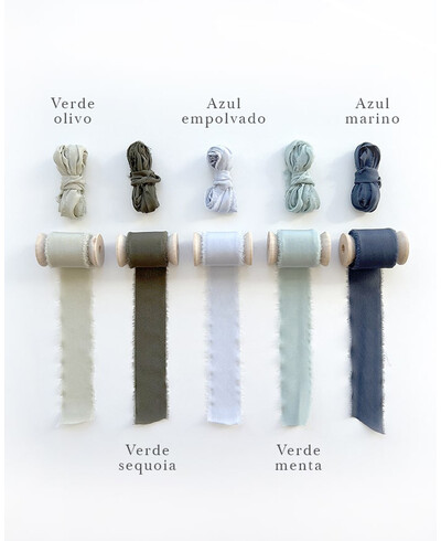 Naturseidenbänder in blauer Farbpalette