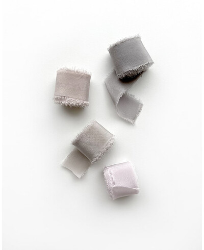 Rubans de soie faits à la main en gris