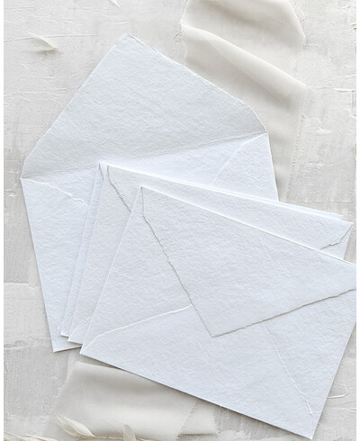 Handgefertigte Umschläge aus weißer Baumwollfarbe von höchster Qualität