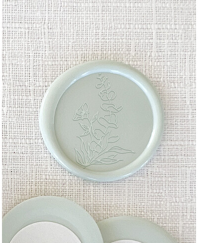 Eucalyptus adhesive wax seal