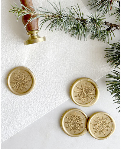 Snowflake sealing seals