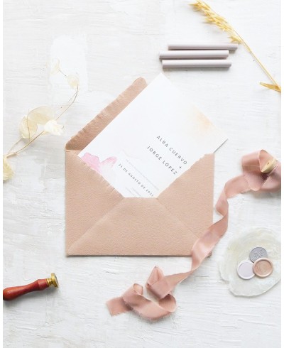 Papeterie de mariage avec enveloppes faites à la main